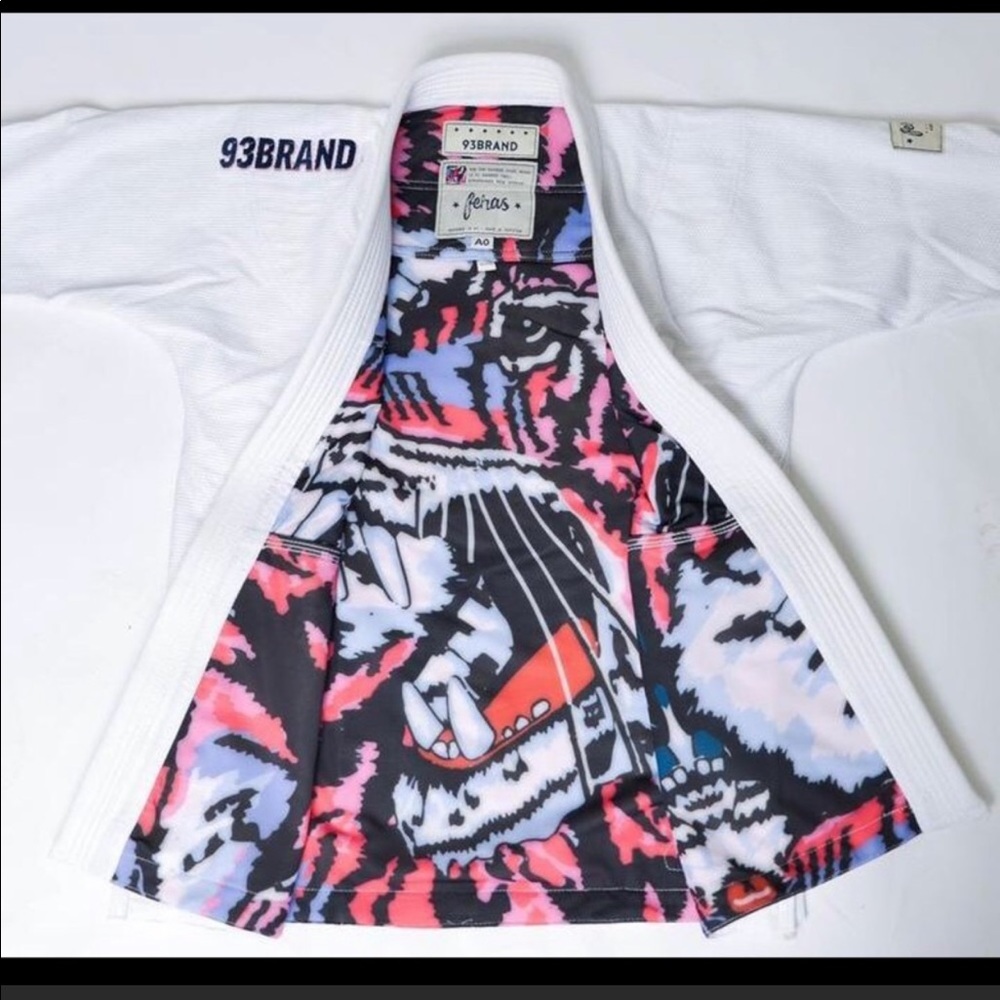 BJJ 93Brand jiu jitsu Gi size A0H (fits like A1)